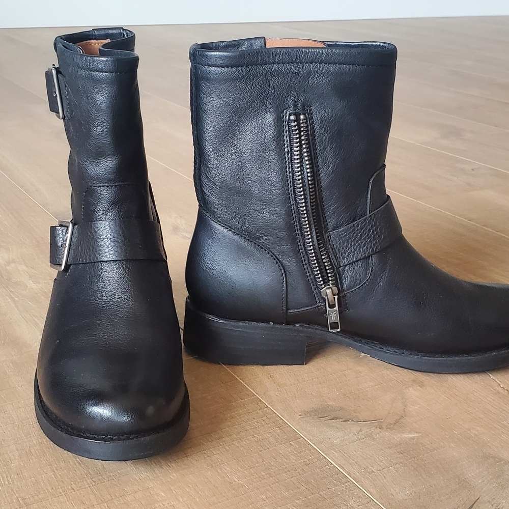 Frye Women's Vicky Engineer Ankle Boots